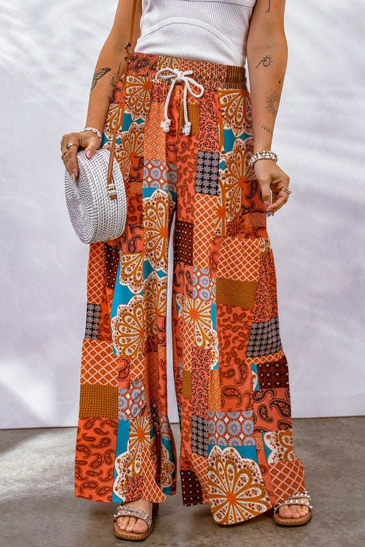 Pantalones anchos con cordón y diseño de patchwork bohemio