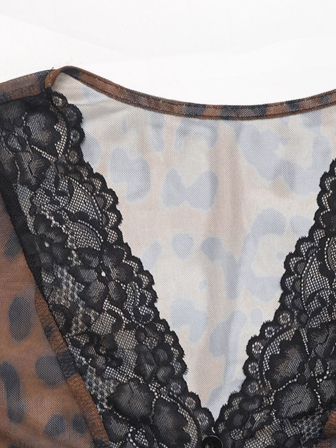 Body de encaje con escote en V y estampado de leopardo Perfee
