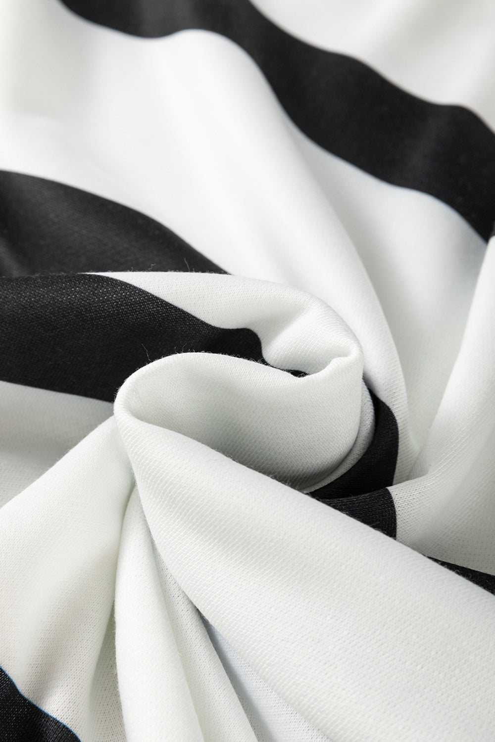 Conjunto de pantalón y top de manga larga con cuello redondo a rayas