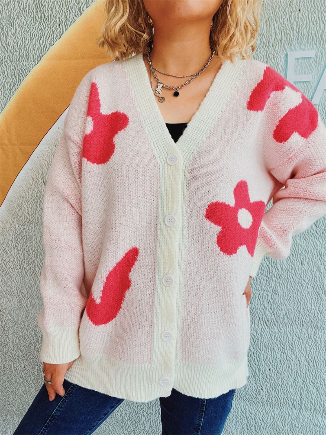 Cárdigan de manga larga con escote en V y botones de flores