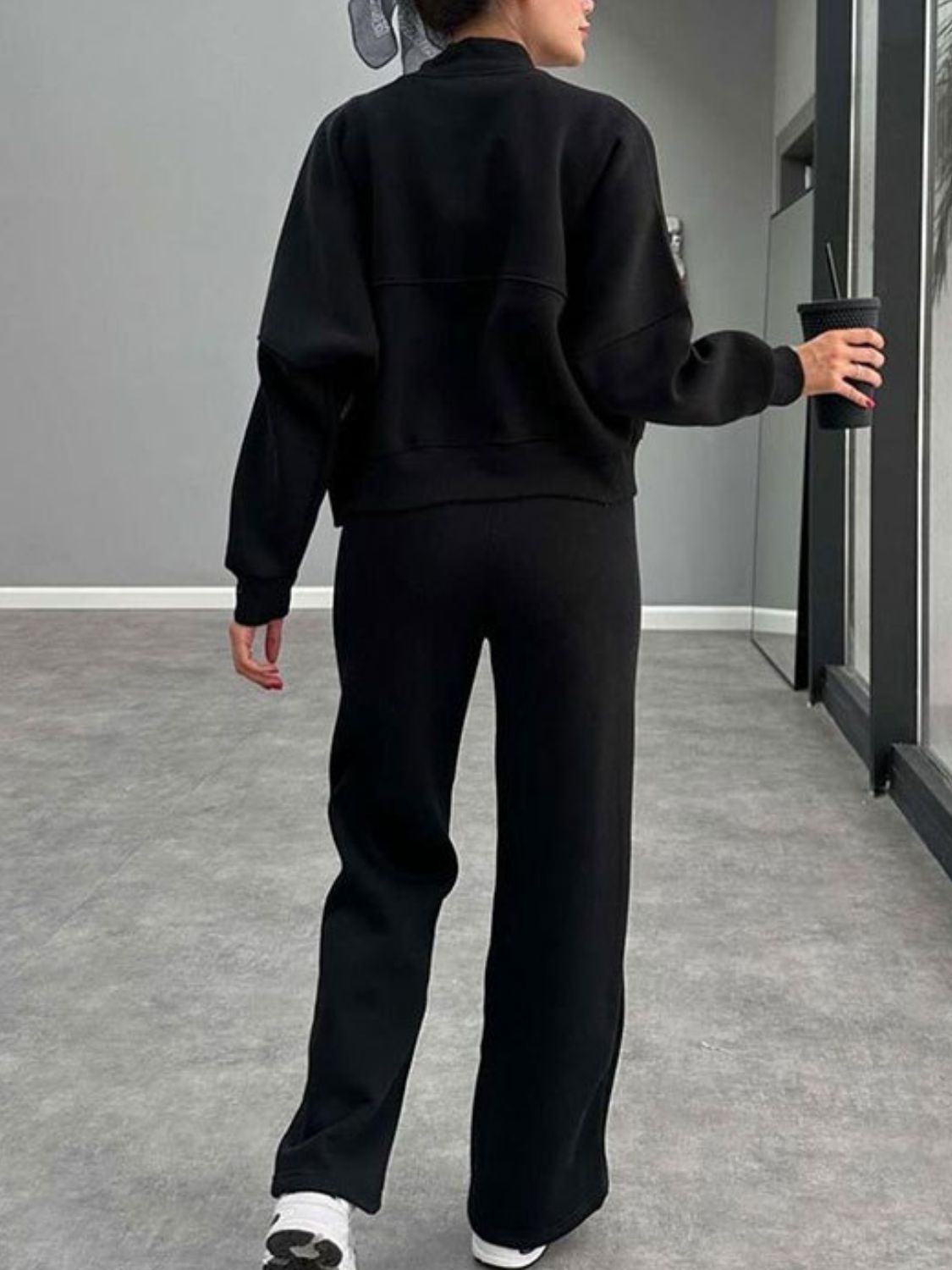 Conjunto de ropa de abrigo con cremallera y pantalones con cordón y cuello de béisbol
