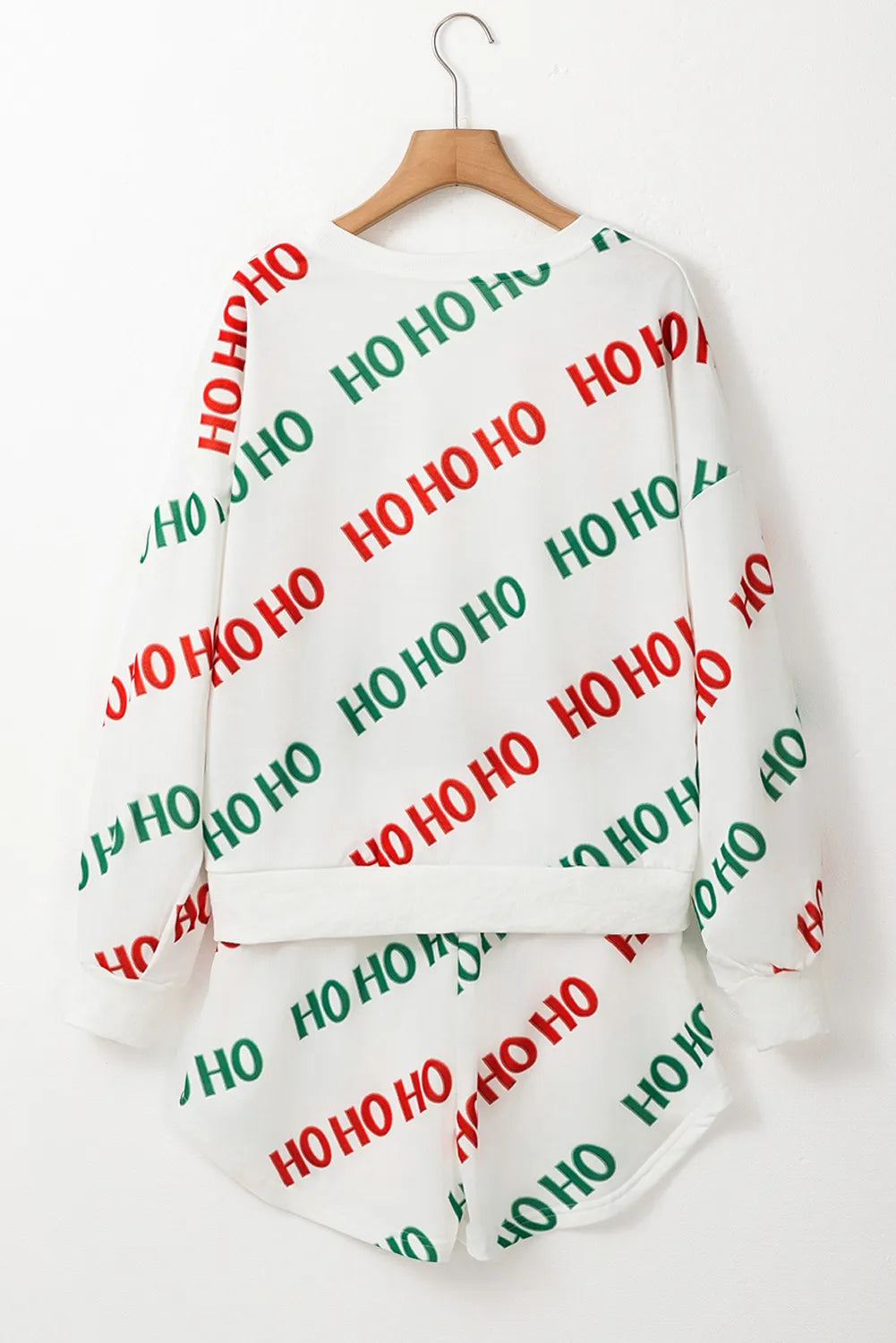 Conjunto de camiseta y pantalones cortos de manga larga con cuello redondo y estampado de letras