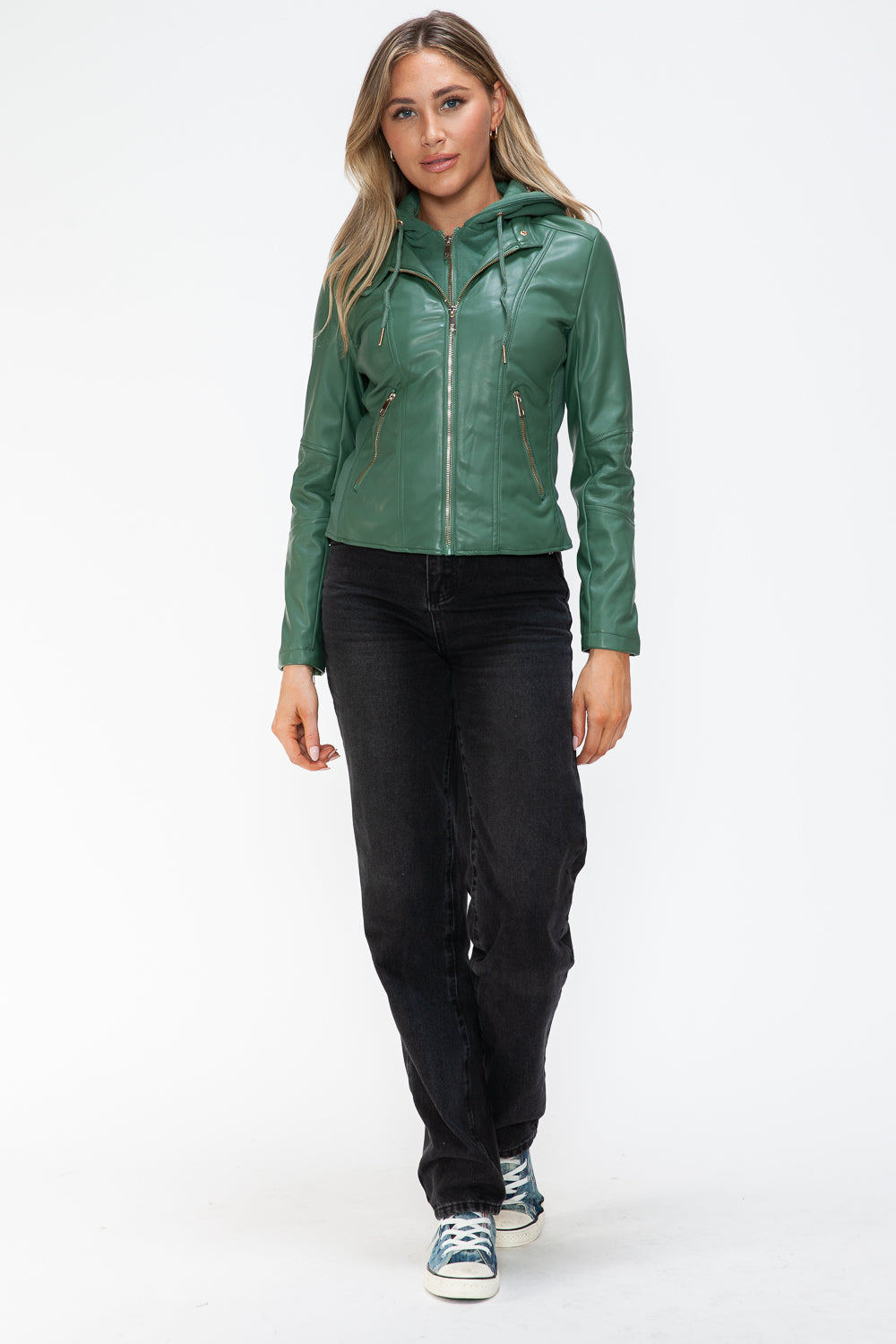 Chaqueta con capucha y cordón de piel sintética de estilo snobbish