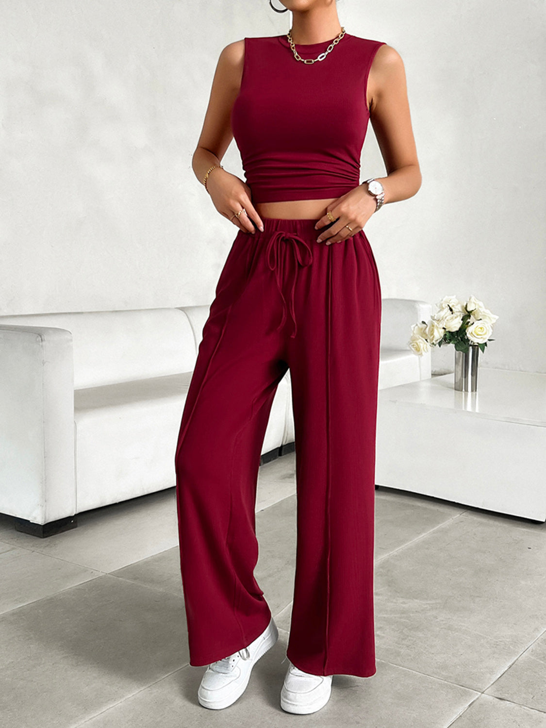 Conjunto de pantalón con cordón y blusa sin mangas con cuello alto Devine