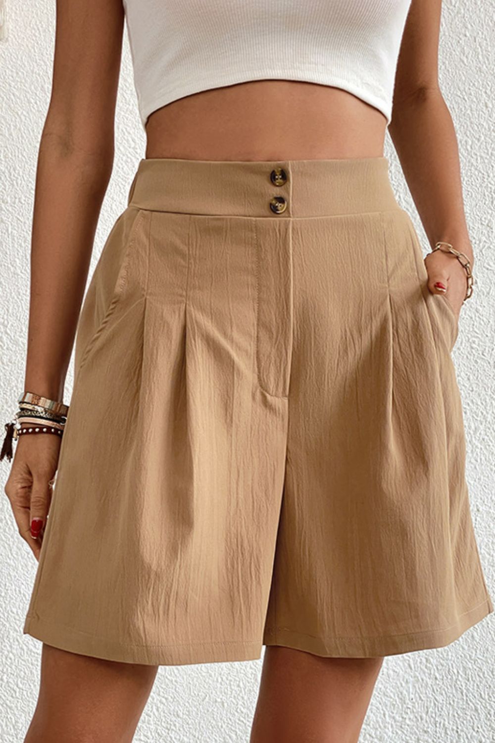 Pantalones cortos con detalle plisado y cintura elástica abotonada Perfee