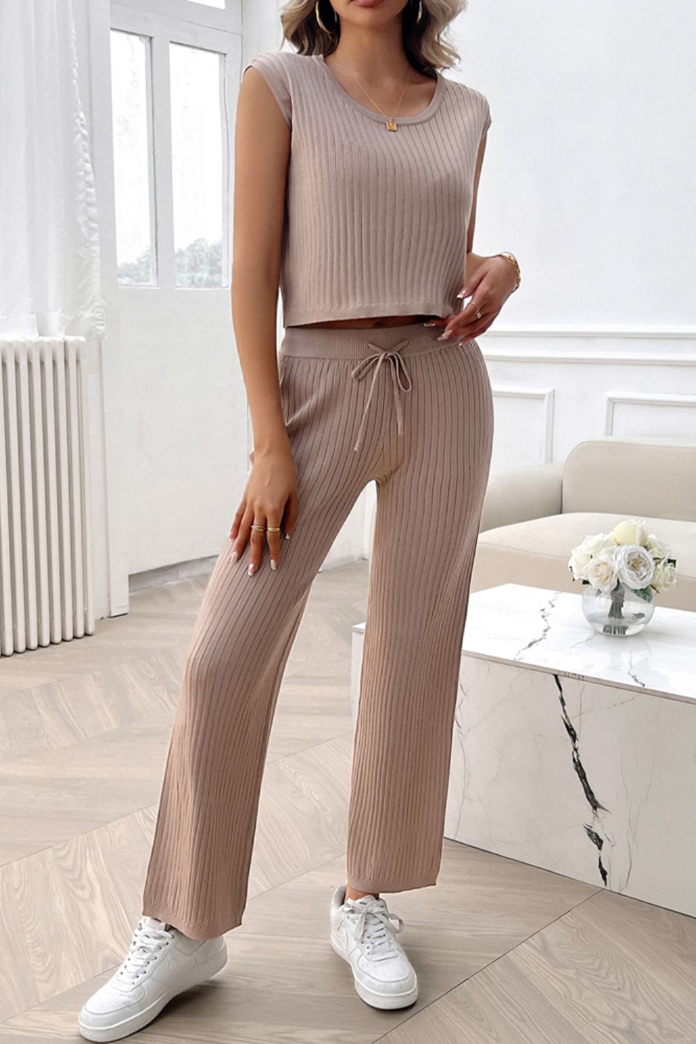 Conjunto de pantalón y top con cuello redondo y canalé Devine