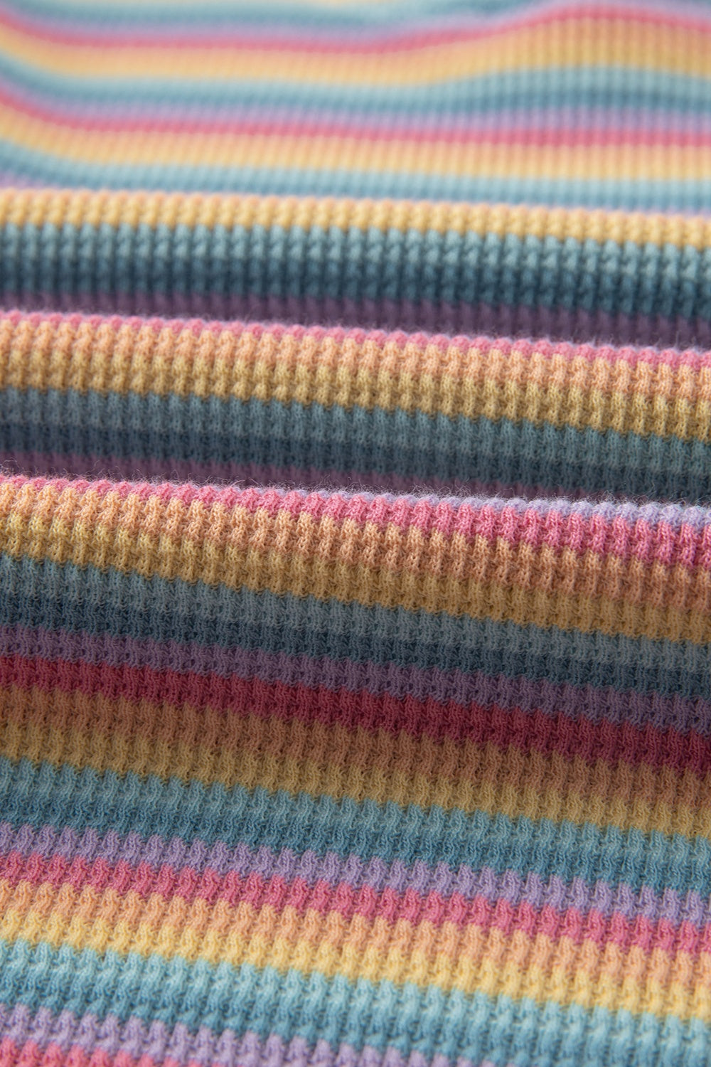 Conjunto de top y pantalones cortos de cuello redondo a rayas