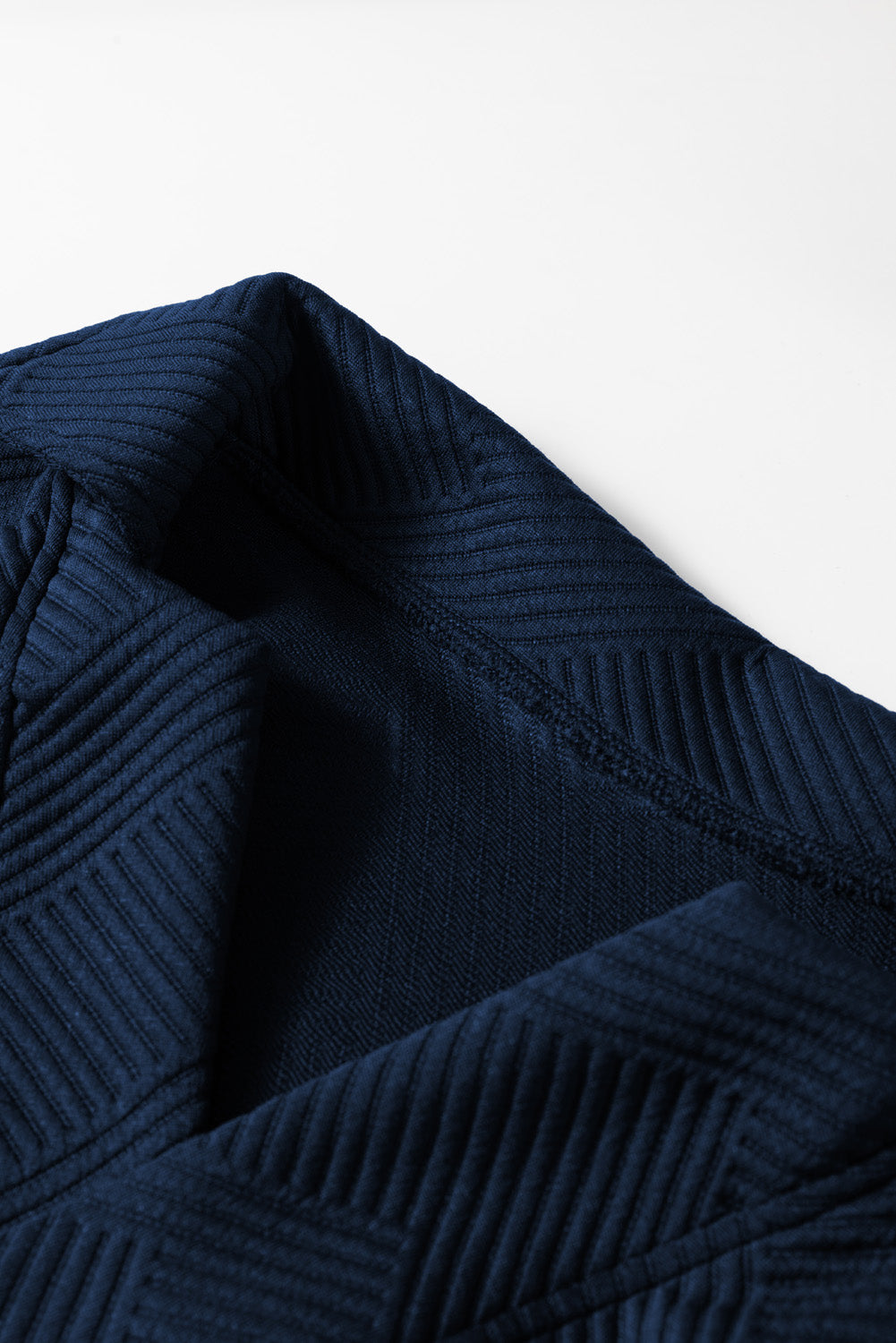 Conjunto de top con cuello texturizado y pantalones de pierna ancha