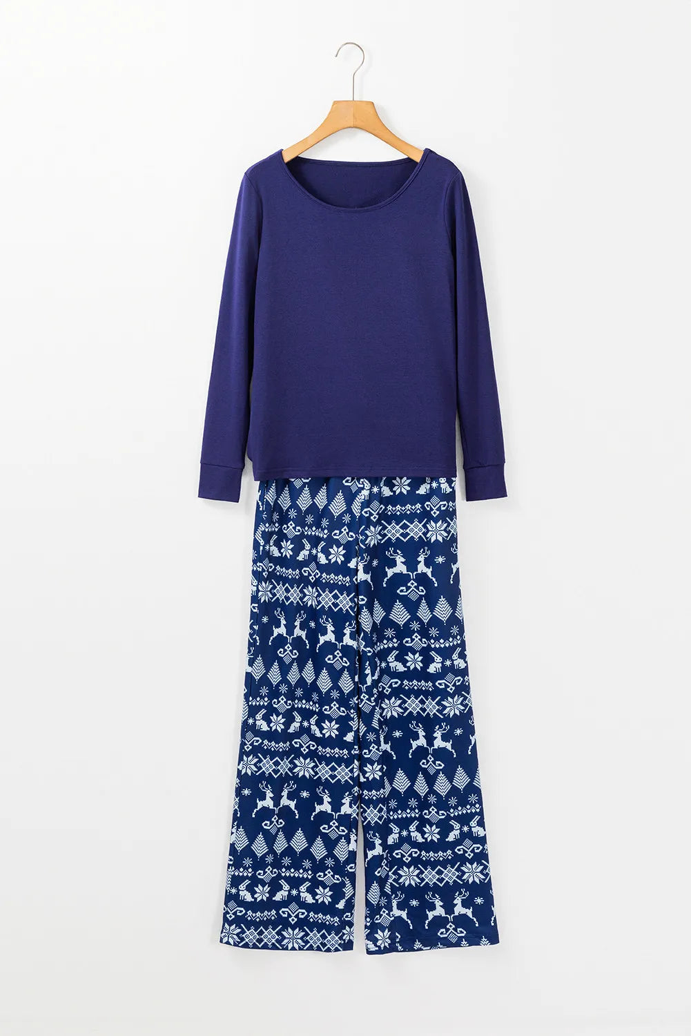 Conjunto de salón con pantalón estampado y camiseta de manga larga con cuello redondo