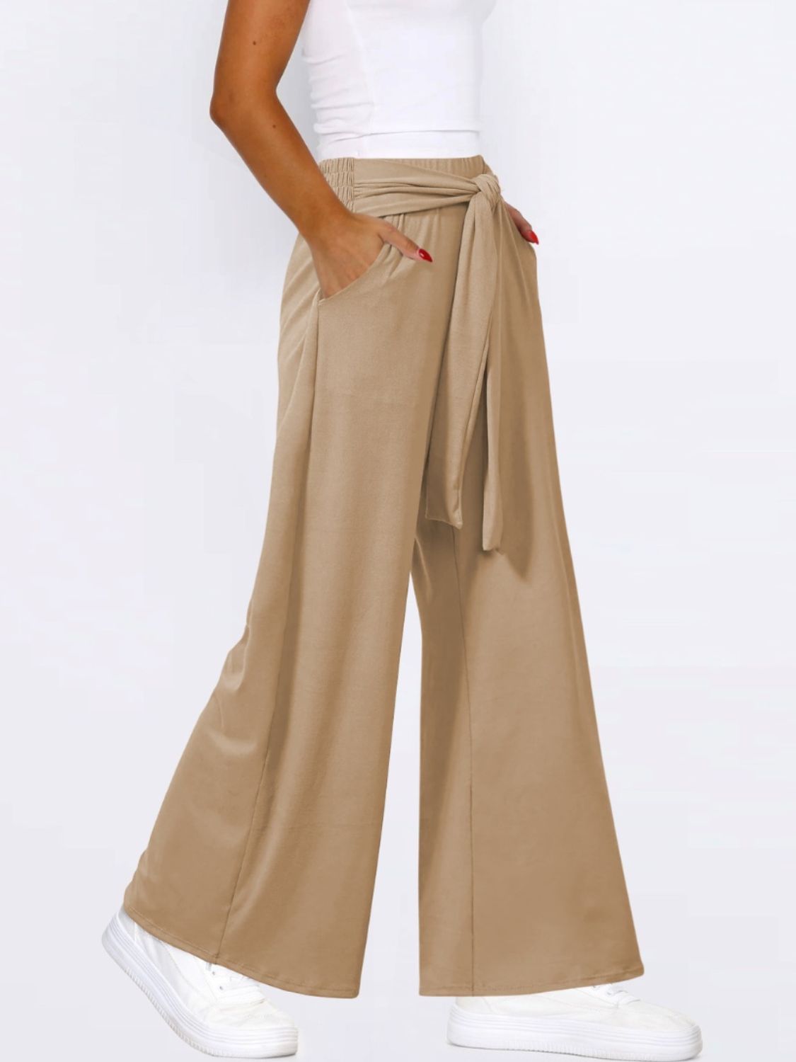 Pantalones anchos con bolsillos y lazo