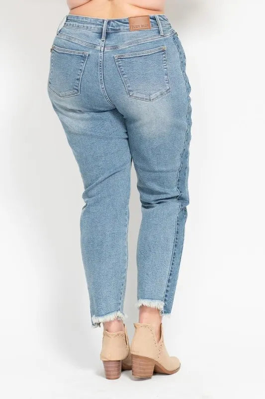 e04b9472-0f07-4e09-86d1-b3e63a5e231f-Max-Origin