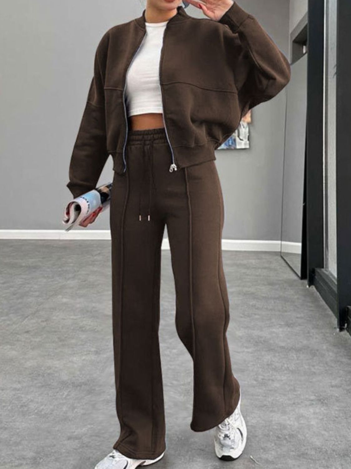 Conjunto de ropa de abrigo con cremallera y pantalones con cordón y cuello de béisbol