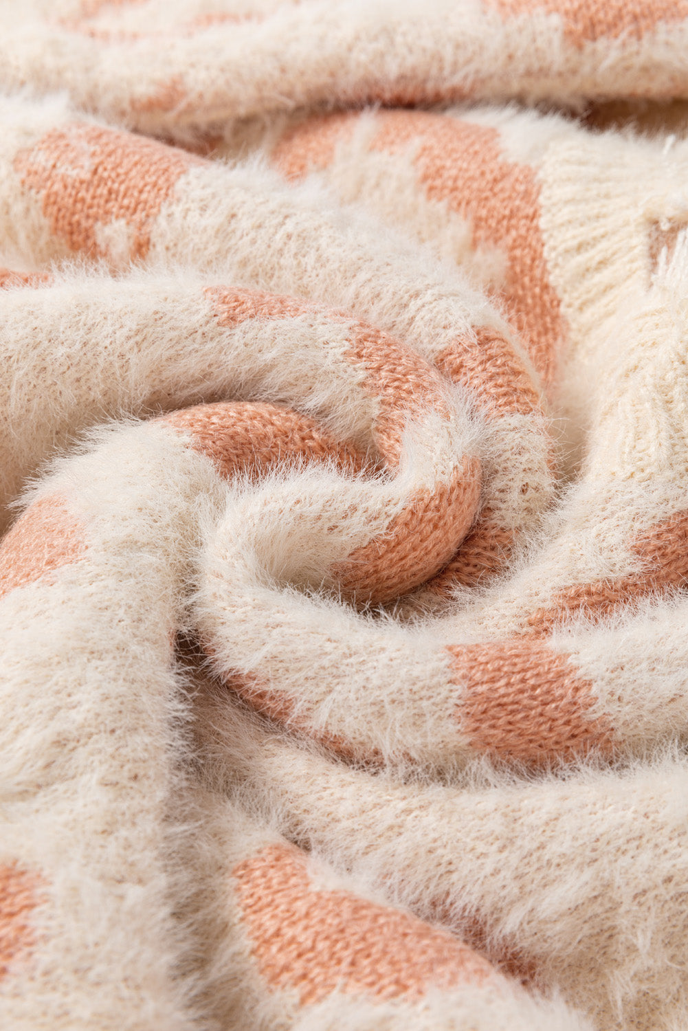 Suéter de cuello en V con estampado de leopardo y ribete desgastado