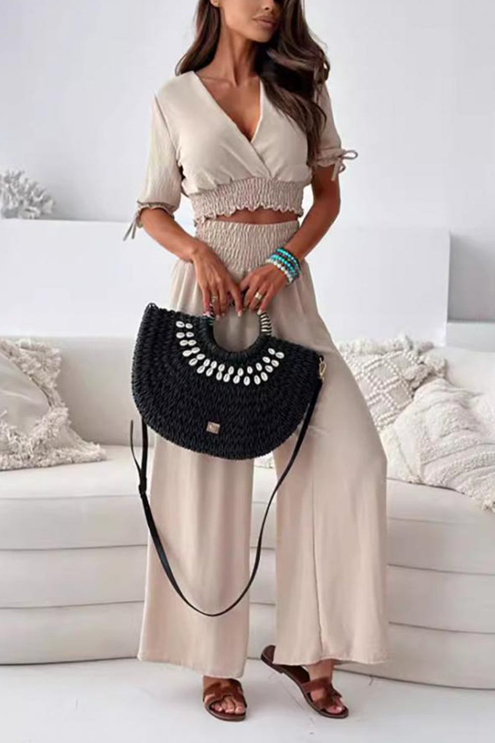 Conjunto de pantalón y top de manga corta con cuello cruzado