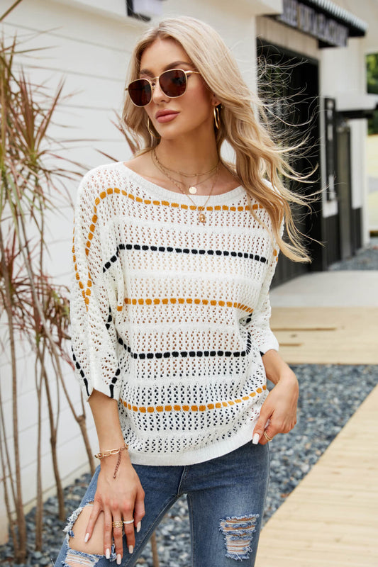 Blusa de punto con manga tres cuartos y calado a rayas