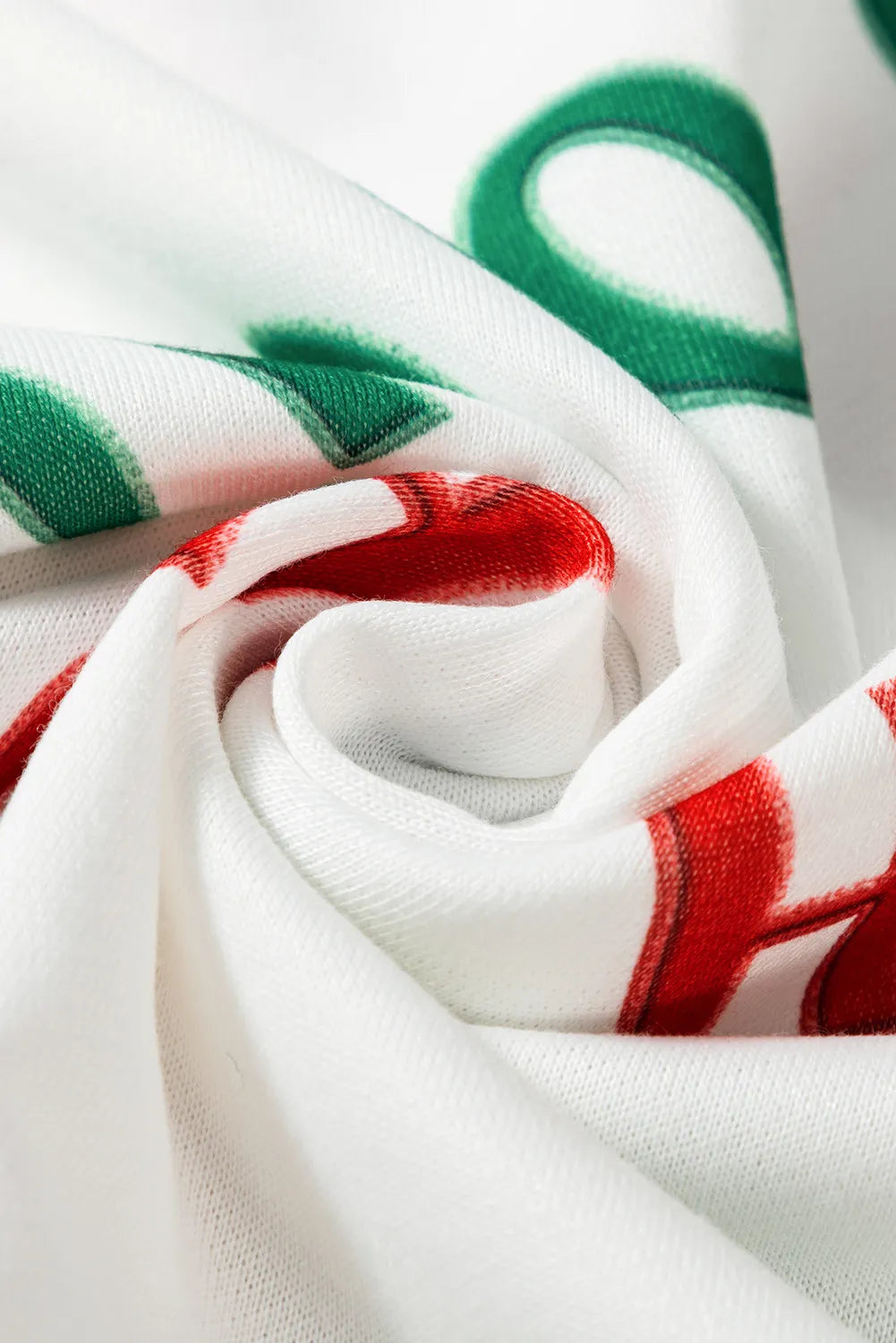 Conjunto de camiseta y pantalones cortos de manga larga con cuello redondo y estampado de letras