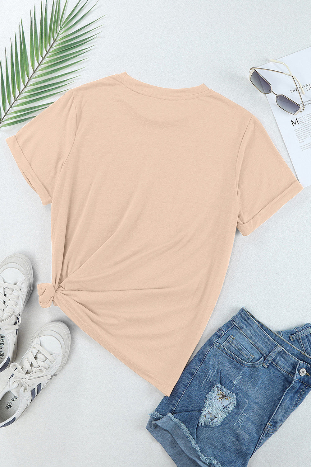 Camiseta de manga corta con cuello redondo y gráfico de sombrero