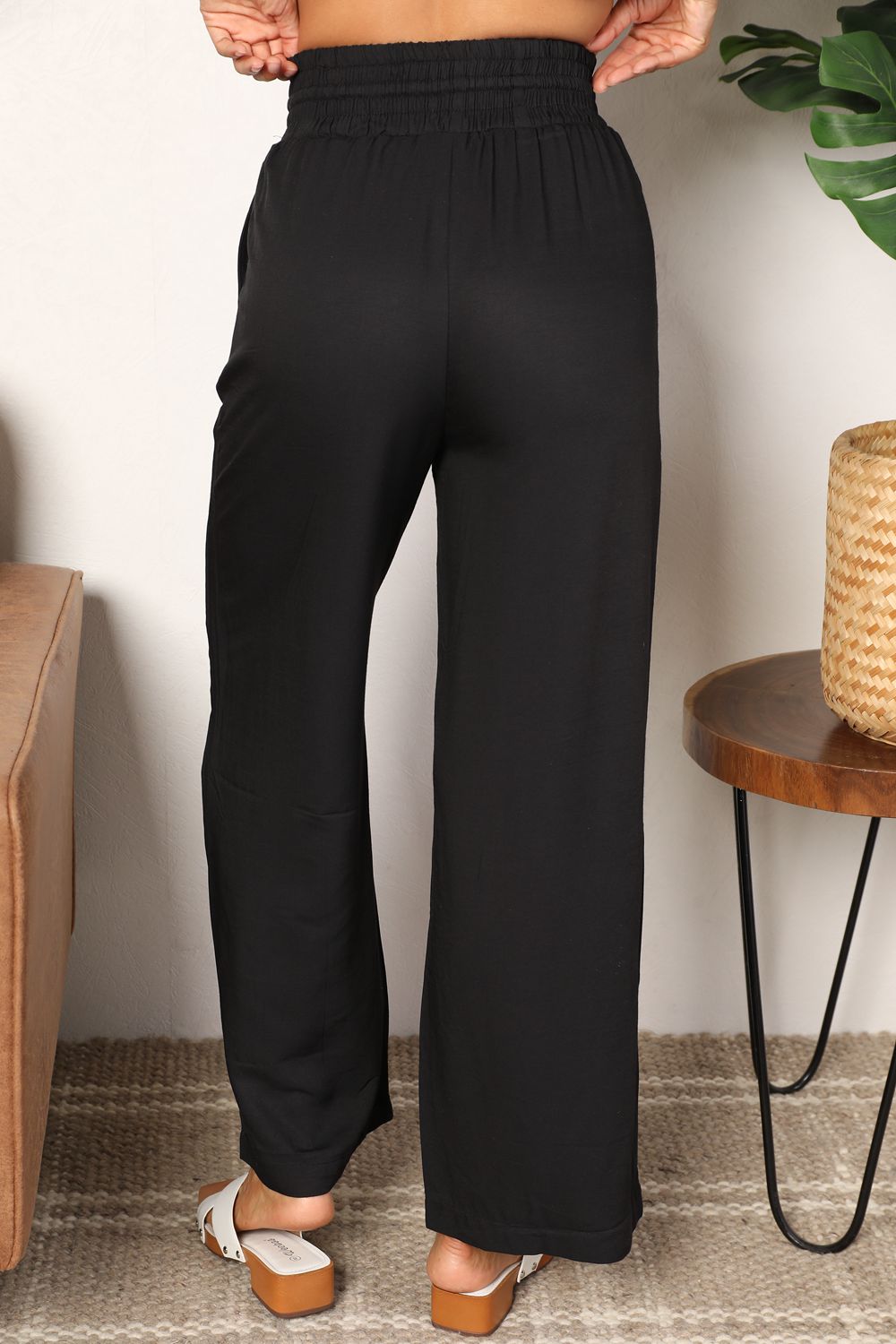 Pantalones anchos con cintura fruncida y cordón ajustable de Double Take